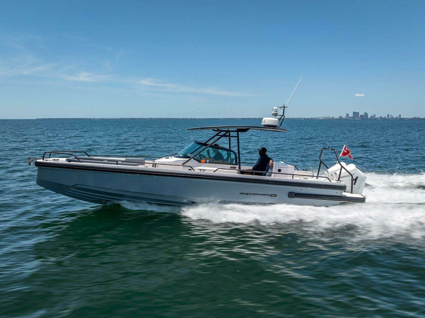 Axopar 28 Brabus yacht rental in Miami